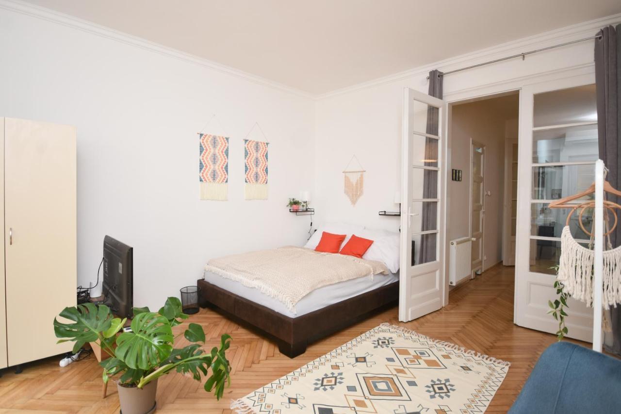 Castle Nest Apartment บูดาเปสต์ ภายนอก รูปภาพ
