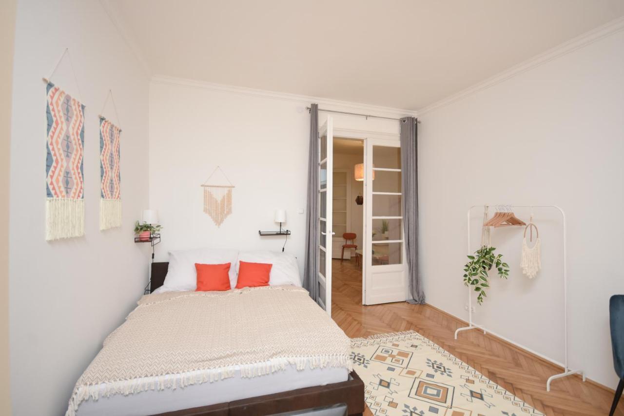 Castle Nest Apartment บูดาเปสต์ ภายนอก รูปภาพ